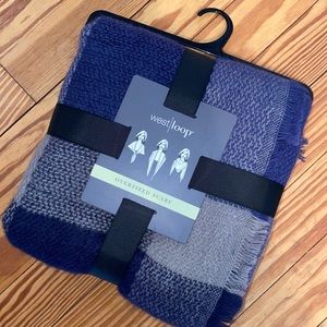 West loop oversized scarf